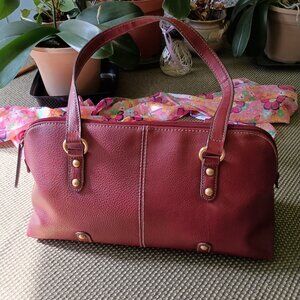 New Villager Handheld Women's Hand Bag in Red Vintage Liz Claiborne